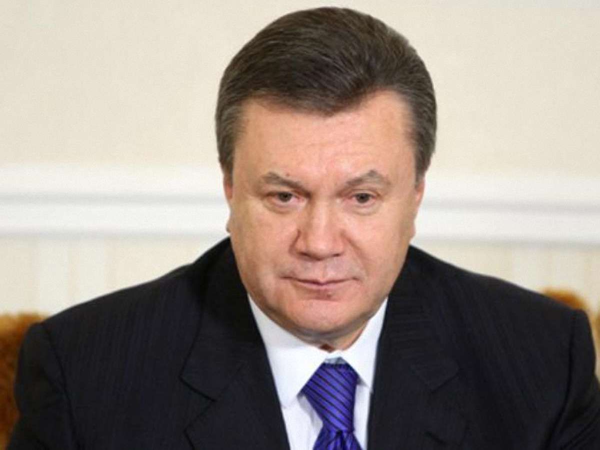 Кількість візитів Януковича за кордон скоротилась удвічі
