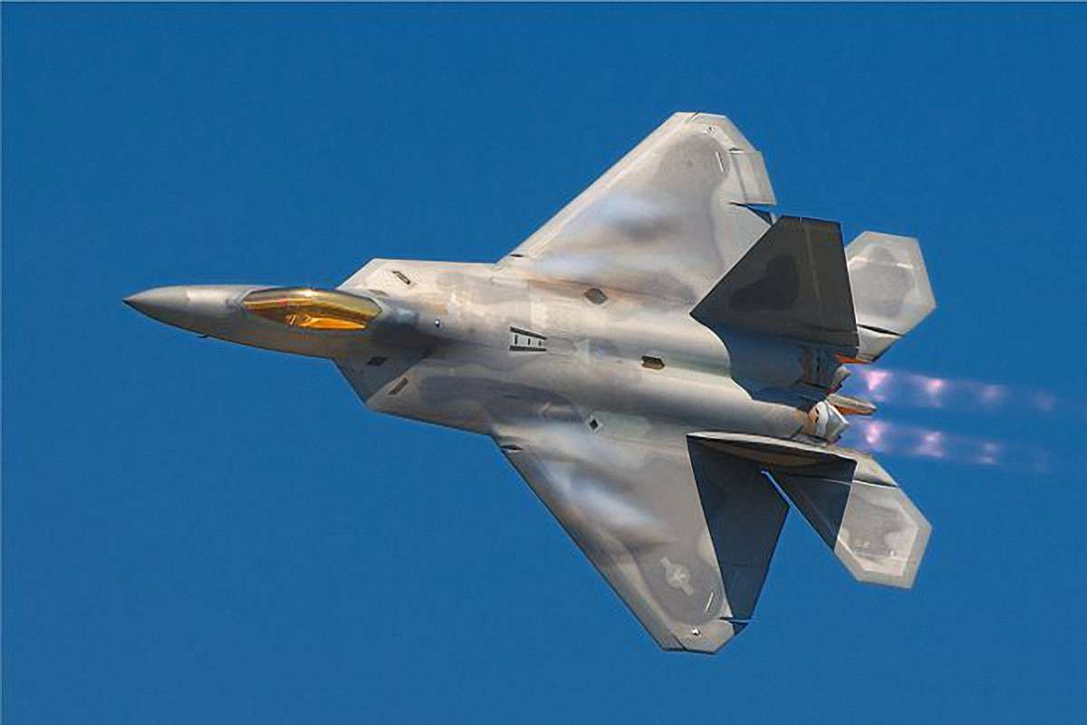 У США розбився найдорожчий винищувач у світі