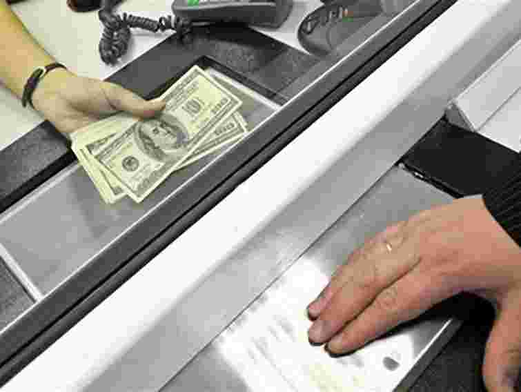 Нацбанк хоче ввести податок на валютообмінні операції