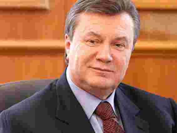Янукович доручив Кабміну підвищити студентські стипендії