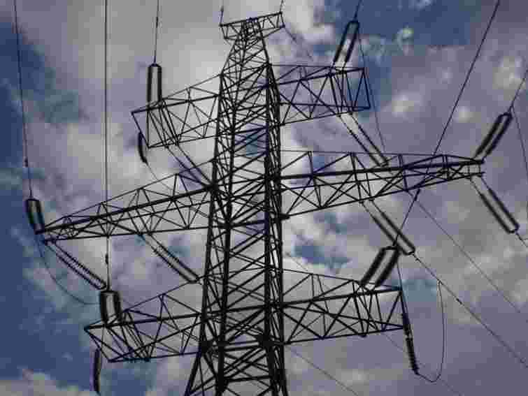 25 населених пунктів на Тернопільщині знеструмлені через сильний вітер