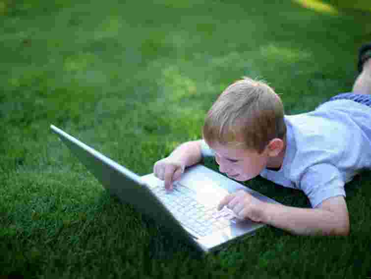 90% дітей щоденно проводять за комп’ютером до 3 годин