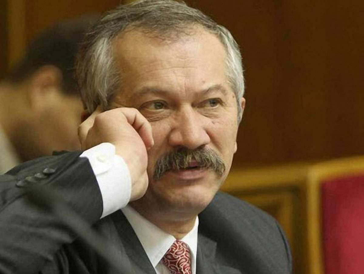 Країна не може жити у борг, - екс-міністр