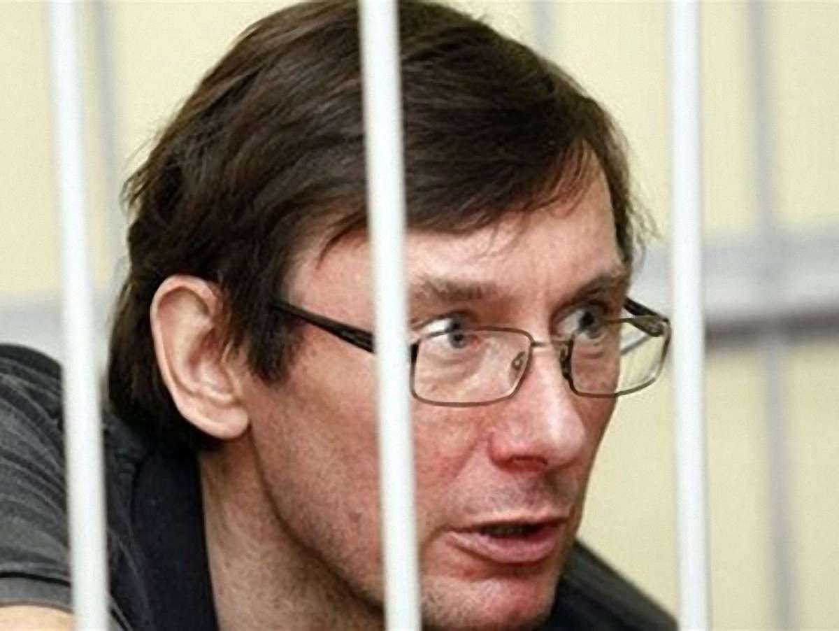 Луценко просить долучити свідків та припинити «ідіотизм слідчих»