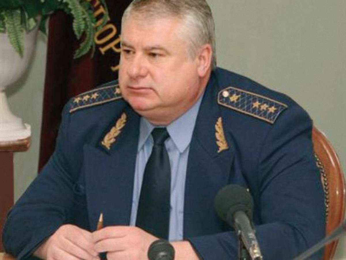 Азаров звільнив через депутатство керівників двох залізниць 