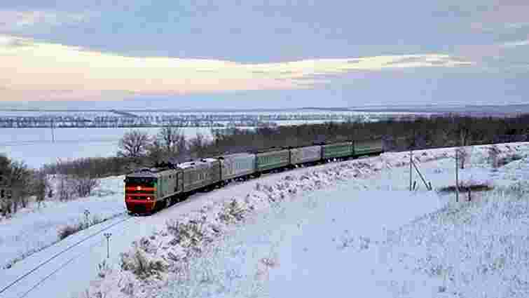 На зимові свята «Укрзалізниця» призначила додаткові потяги