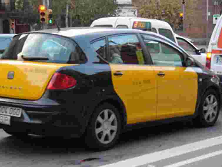 В Іспанії таксисти відмовились возити безплатно депутатських дітей і дружин