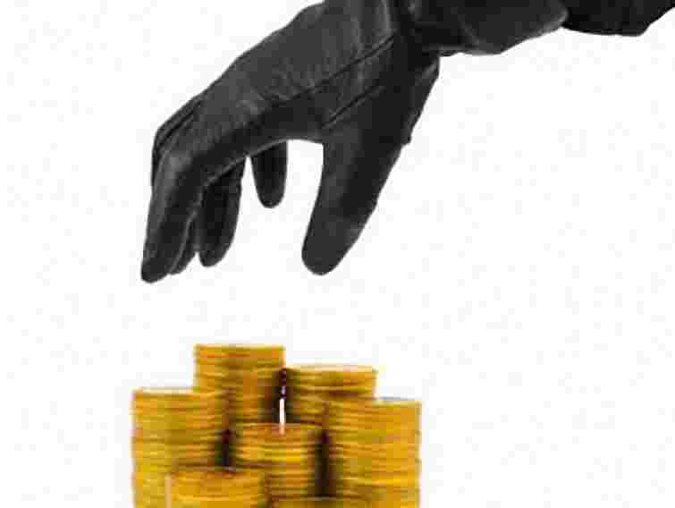 Шахраї видають себе за податківців: вже порушено 5 справ