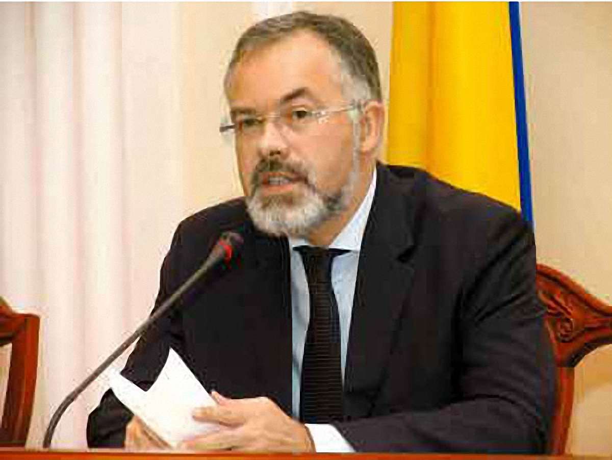 Табачник подав у відставку