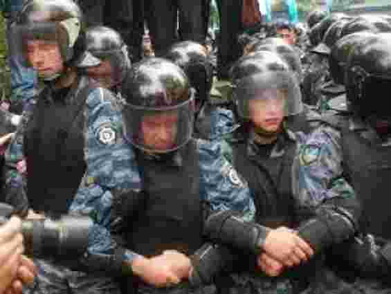 На Майдані трапилася сутичка між "Беркутом" та активістами
