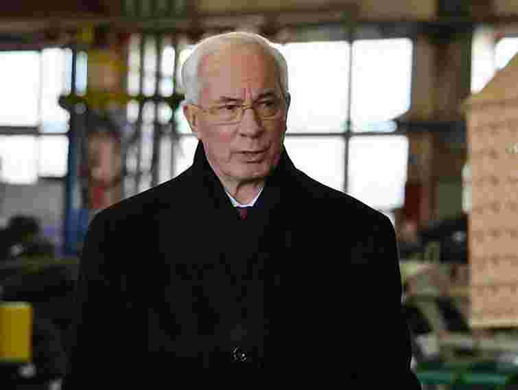 Азаров: Нащо дивитися політичні шоу – життя і так важке