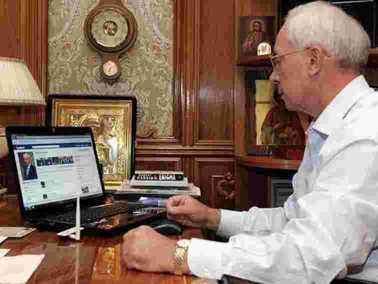 Азаров обіцяє збудувати недорогі котеджі