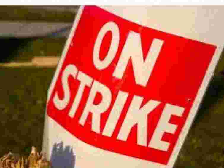 У Словаччині страйкують вчителі: вимагають підвищити зарплати