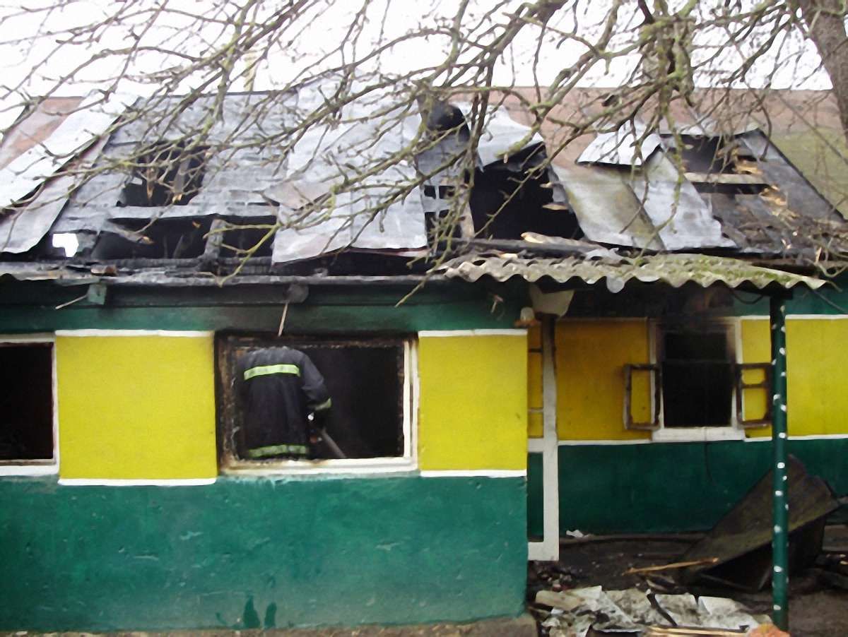 Дворічна дитина загинула у пожежі на Рівненщині. Фото