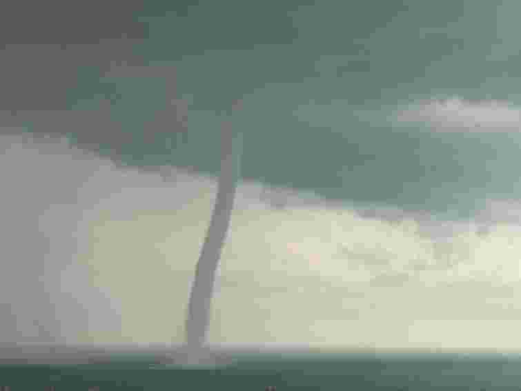 Смерч в італійському місті: 40 постраждалих