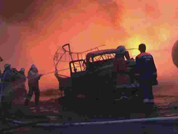 У Дніпропетровську на підприємстві пролунали три вибухи 