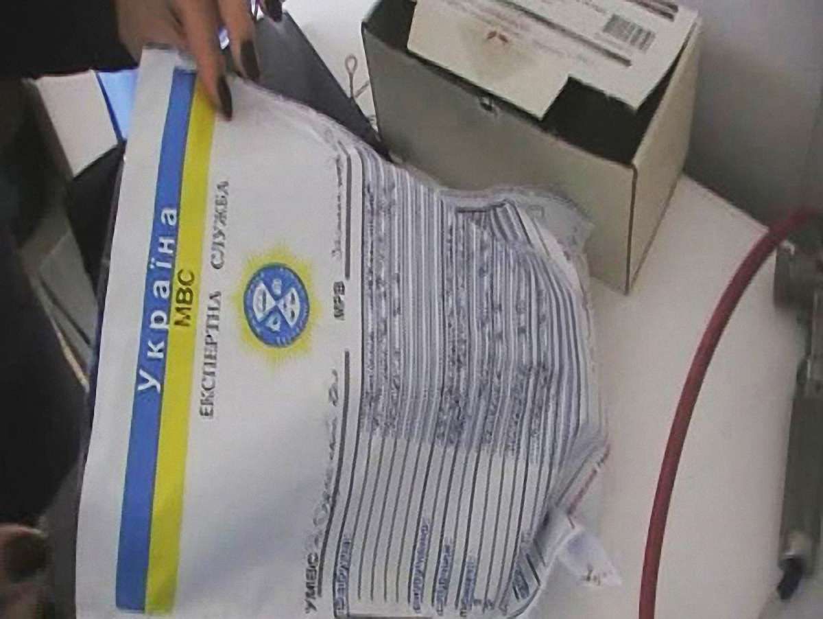 Українець в кишечнику перевозив кокаїну на 400 тис. грн