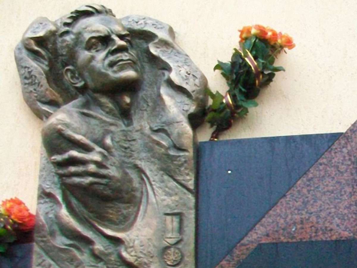 У Калуші відкрили пам’ятний знак Олексі Гірнику