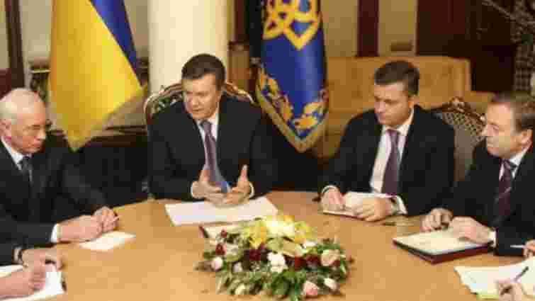 Янукович прийняв вiдставку Азарова і всього Кабміну