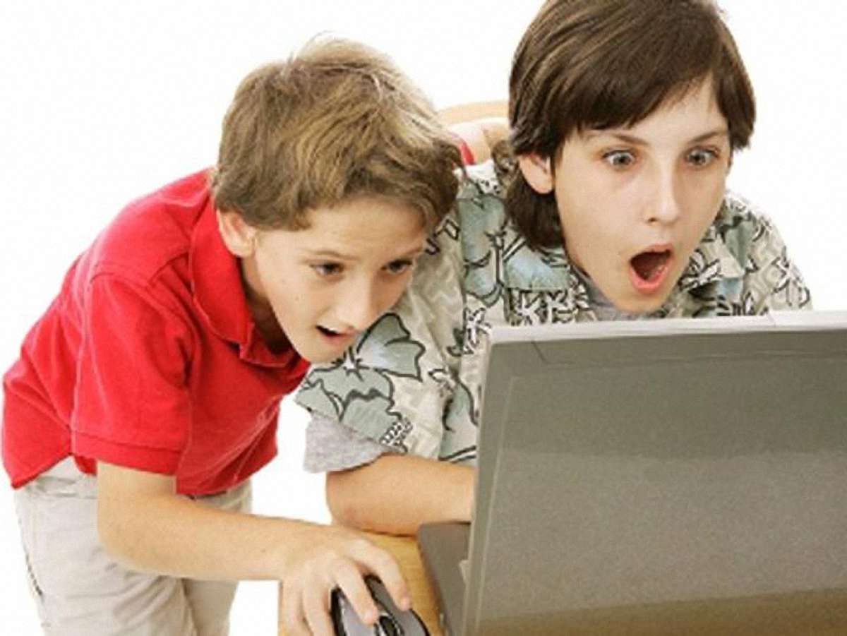Українські діти сидять «Вконтакте» вже з шести років