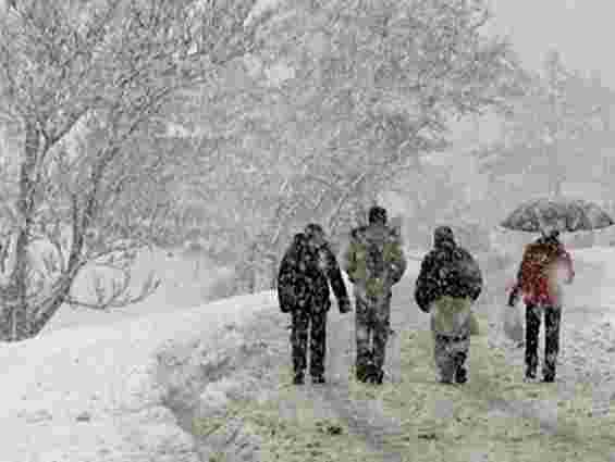 До 13 грудня в Україні – холодно, сніг та дощі