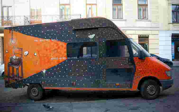 У Львові з’явився перший графіті-мобіль