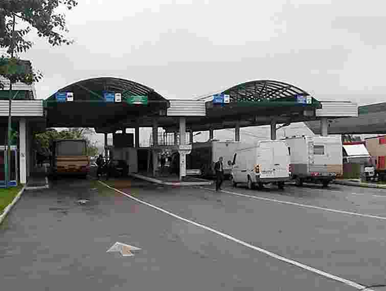 На Львівщині проти посадовців митниці порушили справу