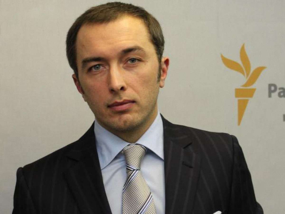 З відставкою Азарова влада запізнилася на 2 роки, - Пишний