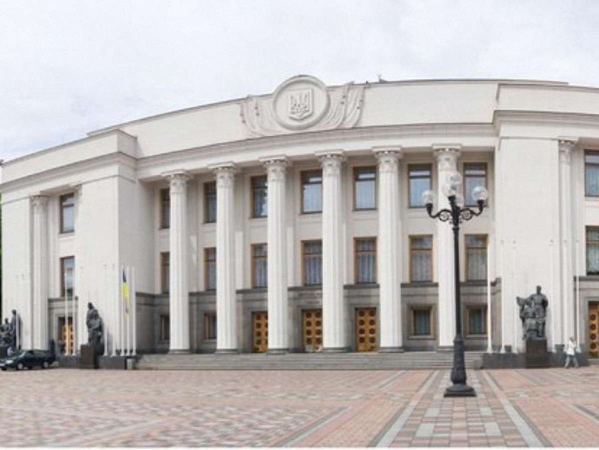 Два депутати голодуватимуть у ВР «до виконання їхніх вимог»