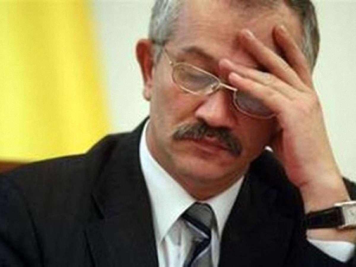 Пинзеник: Уряд 5 років сидить на порохових бочках з сірниками
