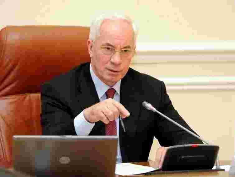 Ми прорвемося, – Азаров