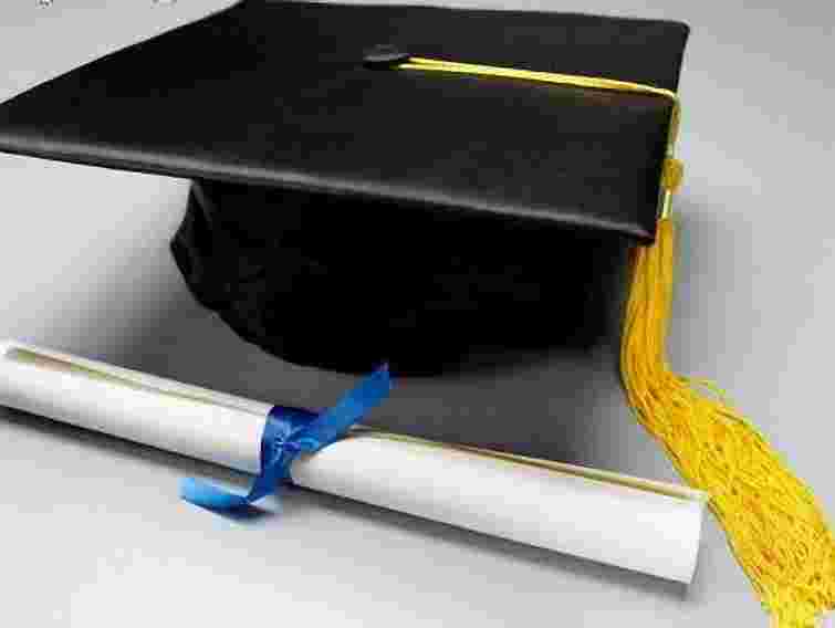 Випускники вузів вважають, що Україна не має гідного університету, - опитування