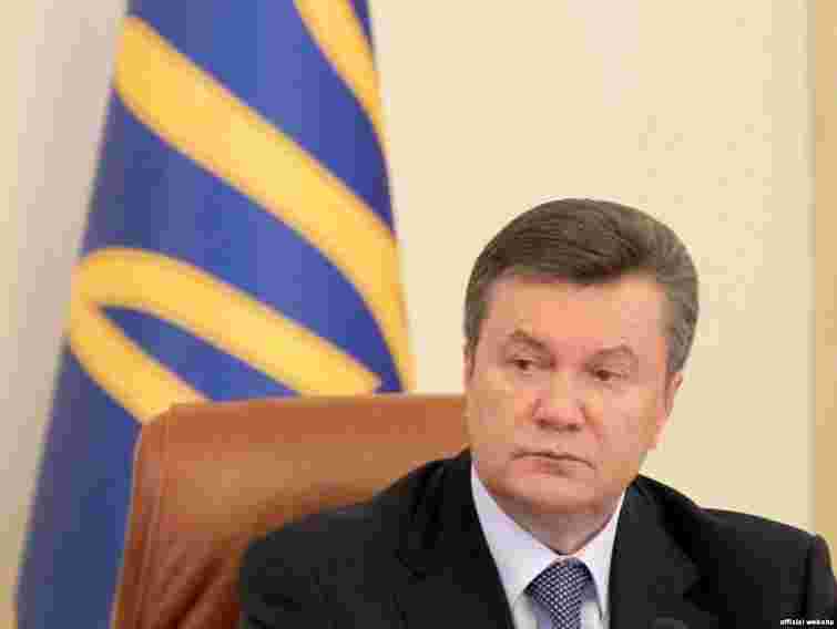 Янукович прибув з візитом до Індії