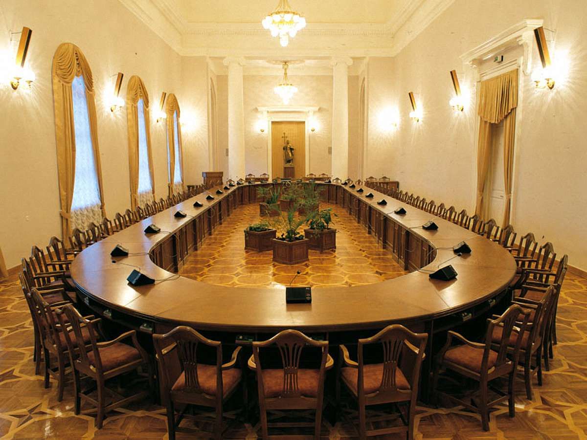 Новий Кабмін сформують не раніше 13 грудня