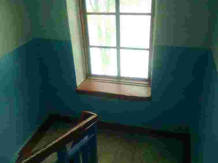 У Львові в під’їздах встановлюють енергоощадні лампи по 190 грн