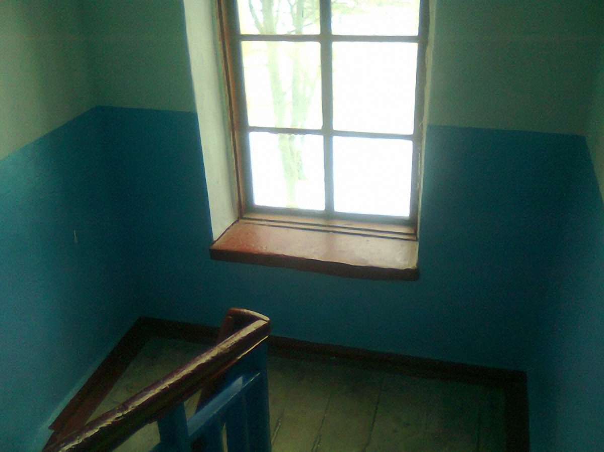 У Львові в під’їздах встановлюють енергоощадні лампи по 190 грн
