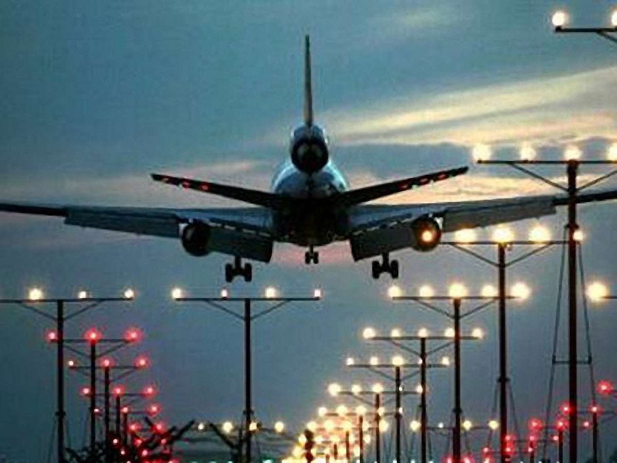 Невдовзі провідні аеропорти світу «заговорять українською»