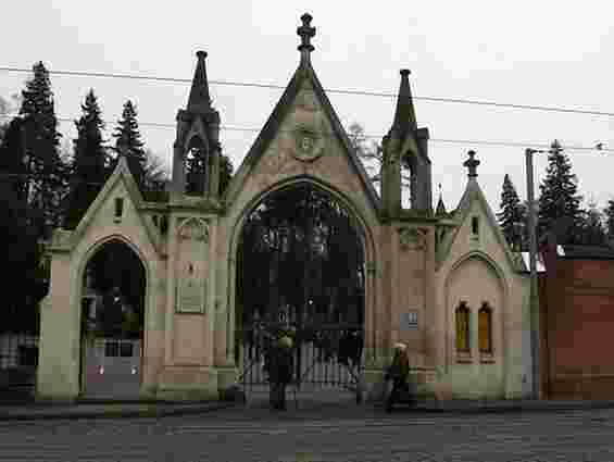 Личаківський цвинтар за цей рік відвідало понад 140 тис. осіб