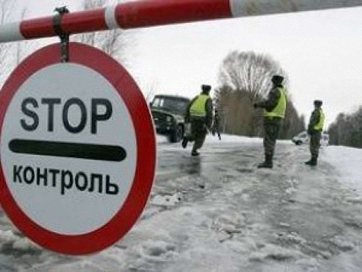 Через снігопад вантажівки не зможуть з Буковини виїхати в Румунію