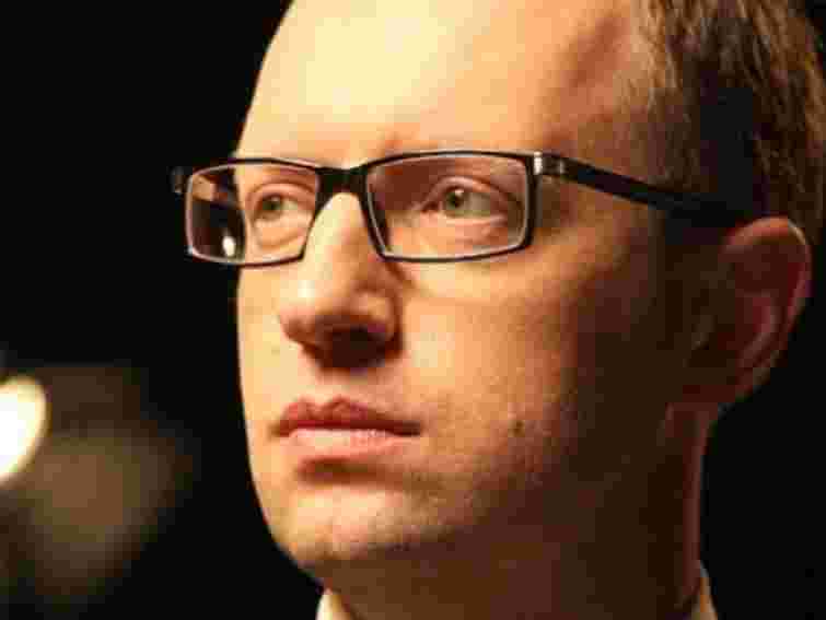 Янукович не має повноважень підписувати документи про вступ до Митного союзу,  – Яценюк