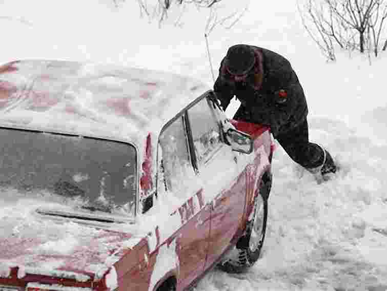 МНС попереджає водіїв про ожеледицю 18 грудня