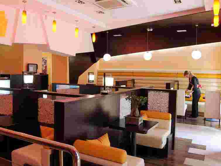 13% офісних працівників ніколи не ходять до кав’ярень