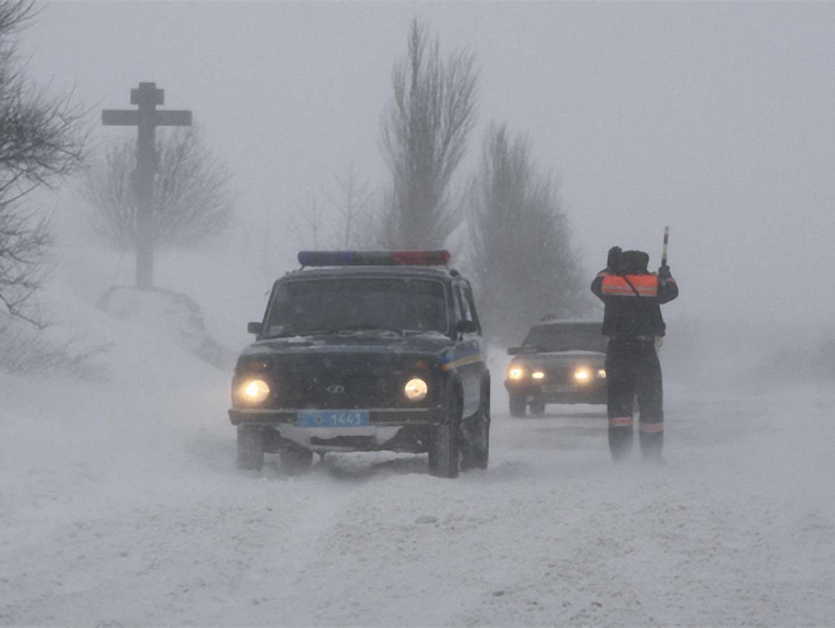 Через негоду обмежено рух на дорогах у п’яти західних областях