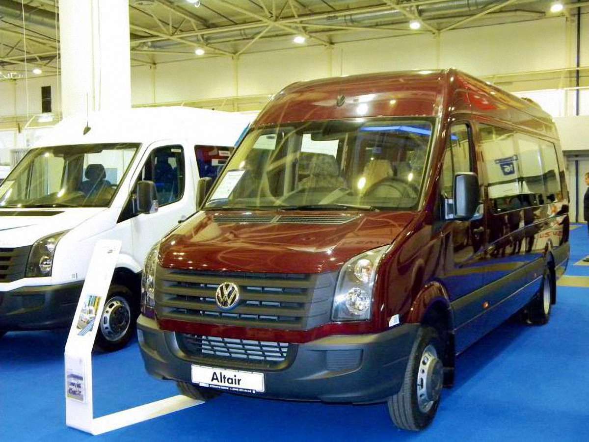Нацбанк витратив півтора мільйона на два туристичні автобуси