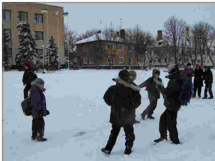 Учні 30 шкіл на Луганщині залишаться вдома через мороз