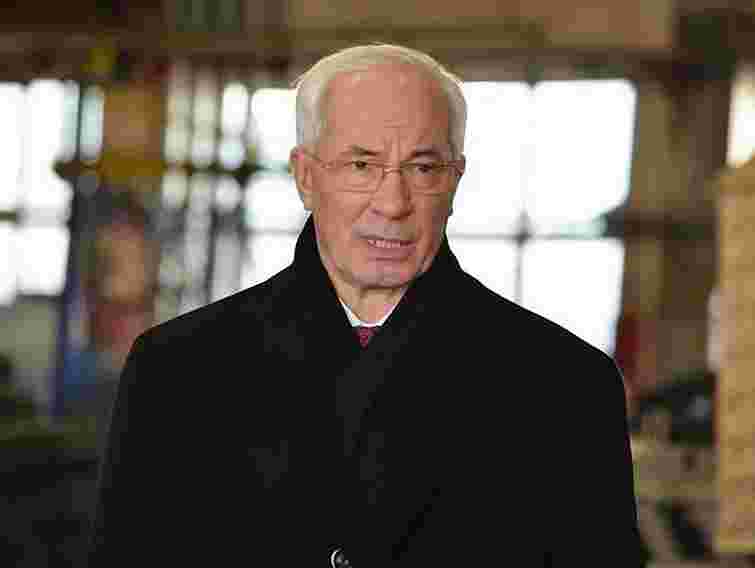 Через негоду Азаров створив оперативний штаб