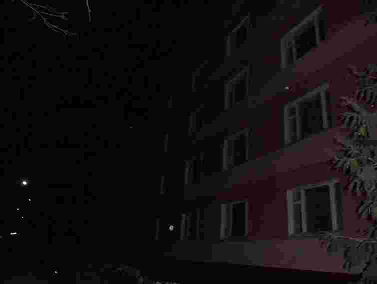 240 студентів евакуювали через пожежу в гуртожитку на Рівненщині