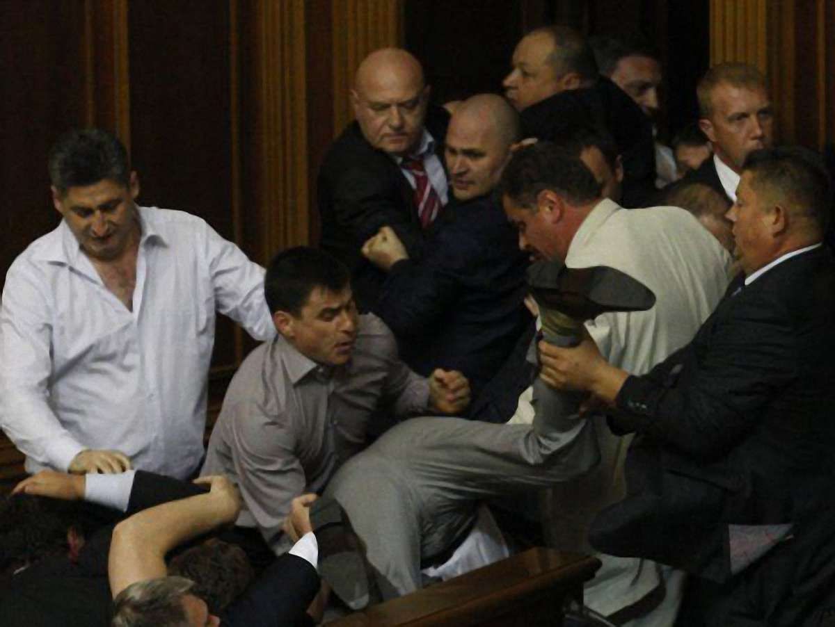 Бійки у Раді – гра на публіку, – політолог