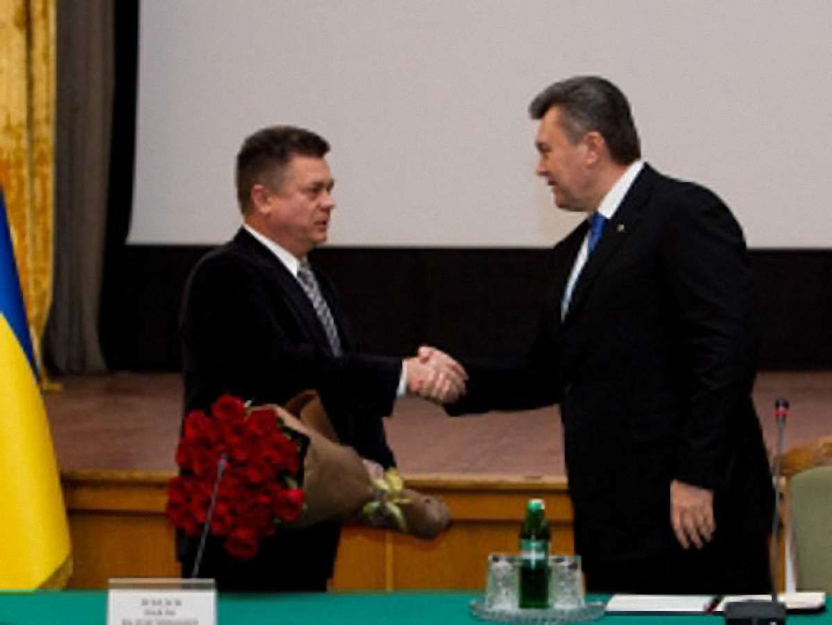 Янукович представив нового міністра оборони