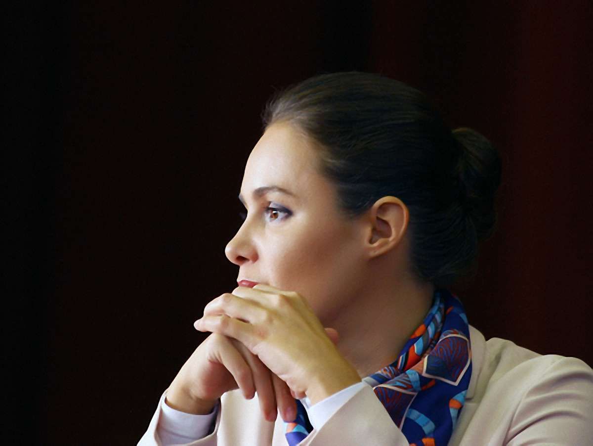 Королевська обіцяє виплатити заборговані зарплати